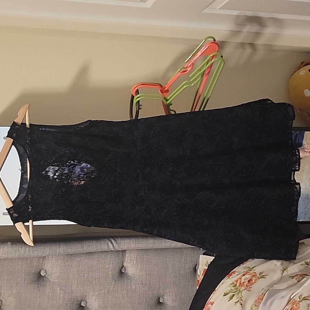 Alice and olivia black Natalia velvet lace dress size 6